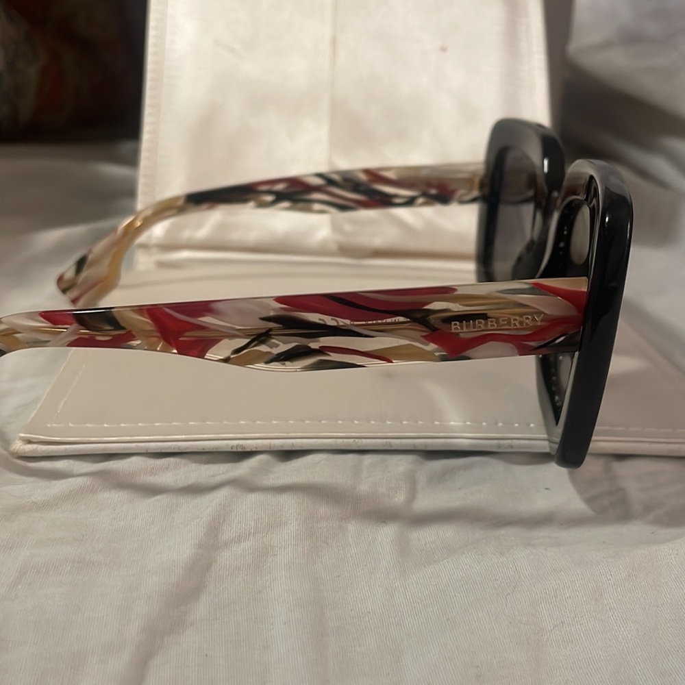 Authentic Burberry sunglasses. B 4284 3803/13 520022. Black square glasses - Picture 2 of 7